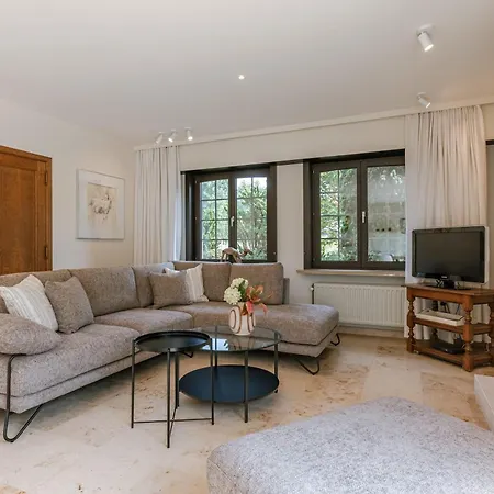 Villa Huswell - Charming Near The